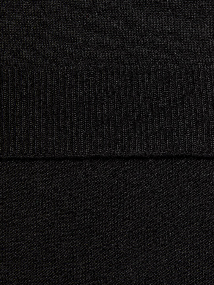 Schwarzer Strickschal - null - Schwarz | Sisley image number 2